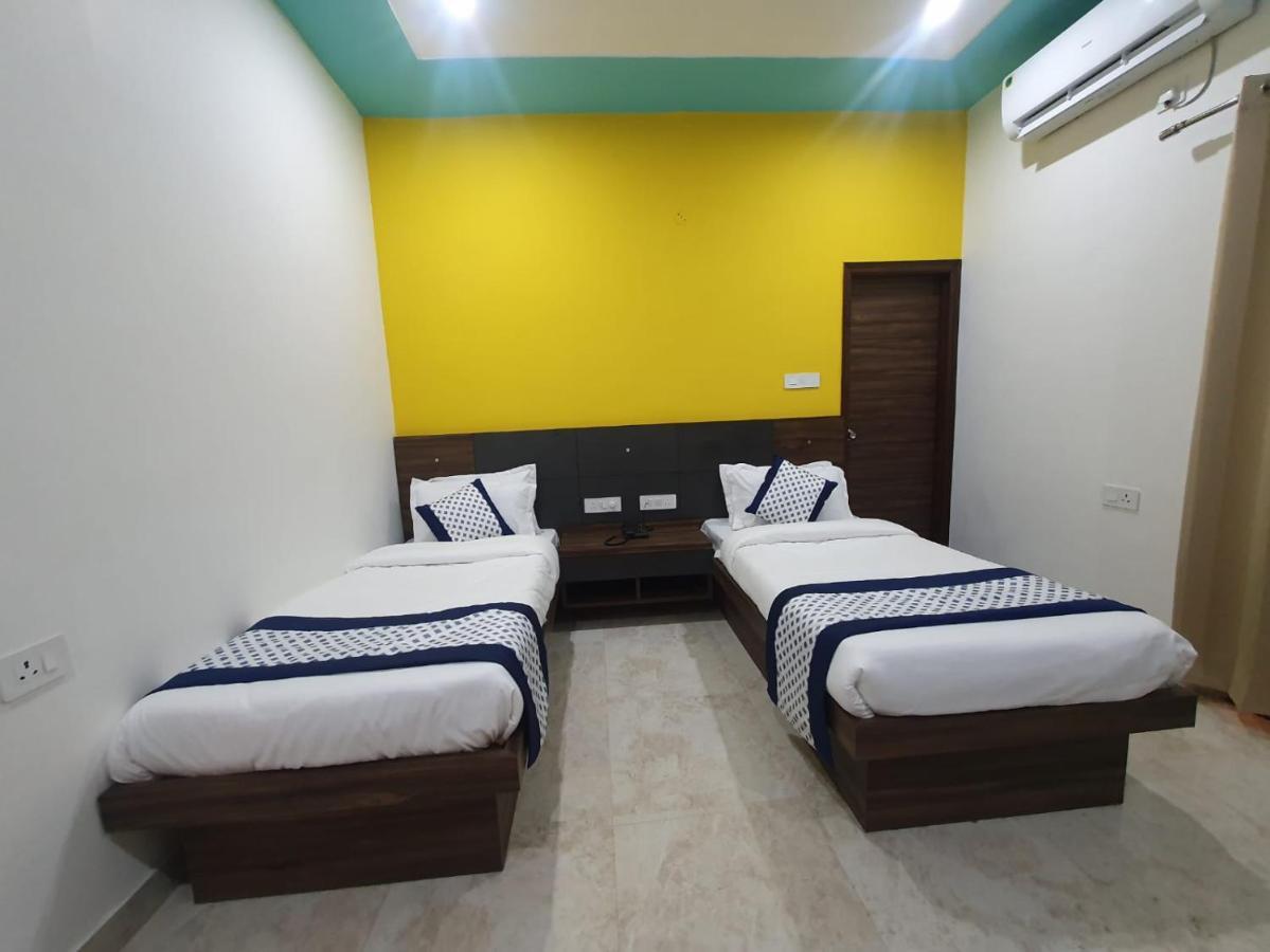 Kds Residency Hotel Greater Noida Exterior photo