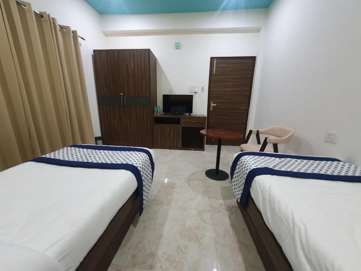 Kds Residency Hotel Greater Noida Exterior photo