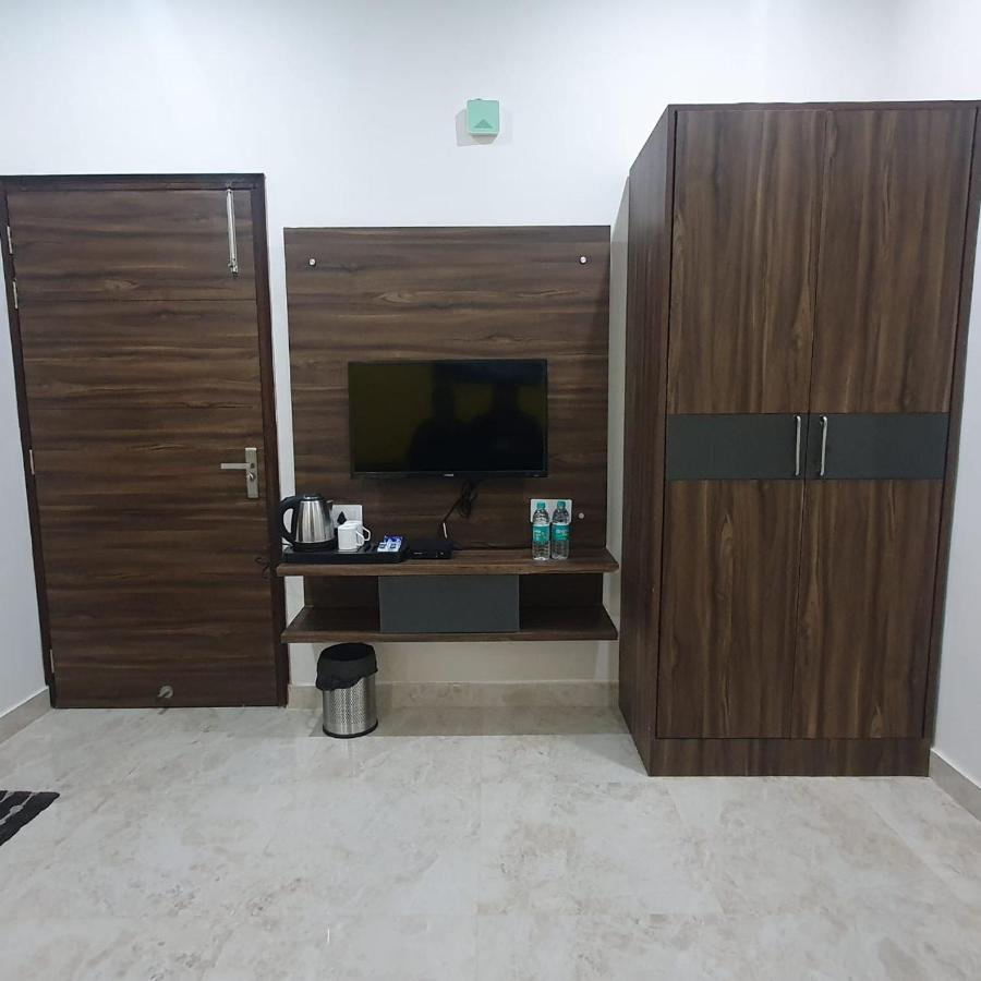 Kds Residency Hotel Greater Noida Exterior photo