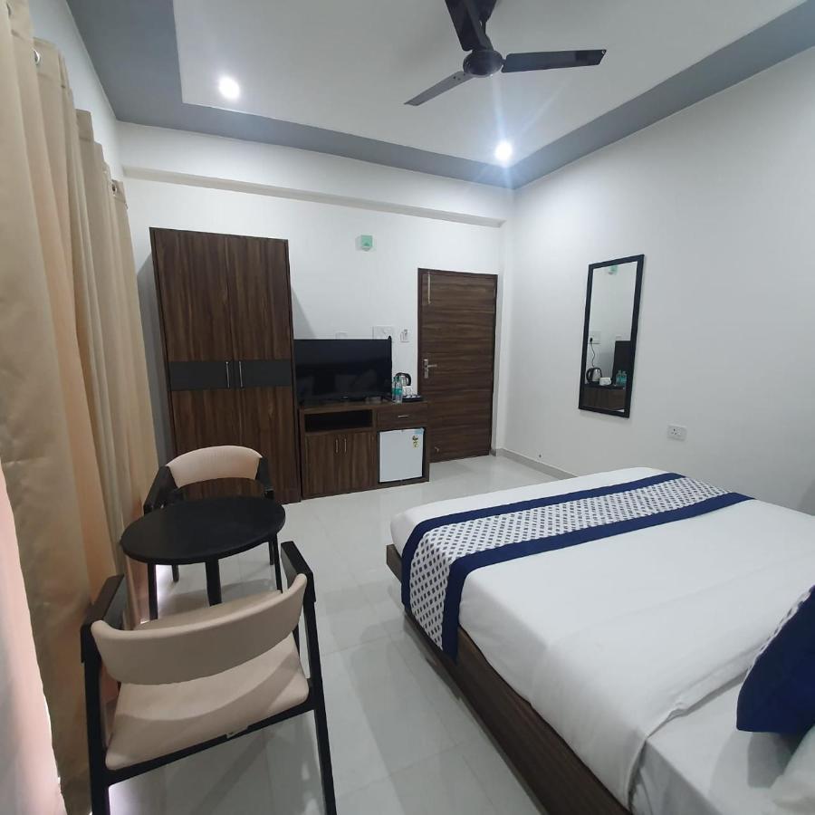 Kds Residency Hotel Greater Noida Exterior photo