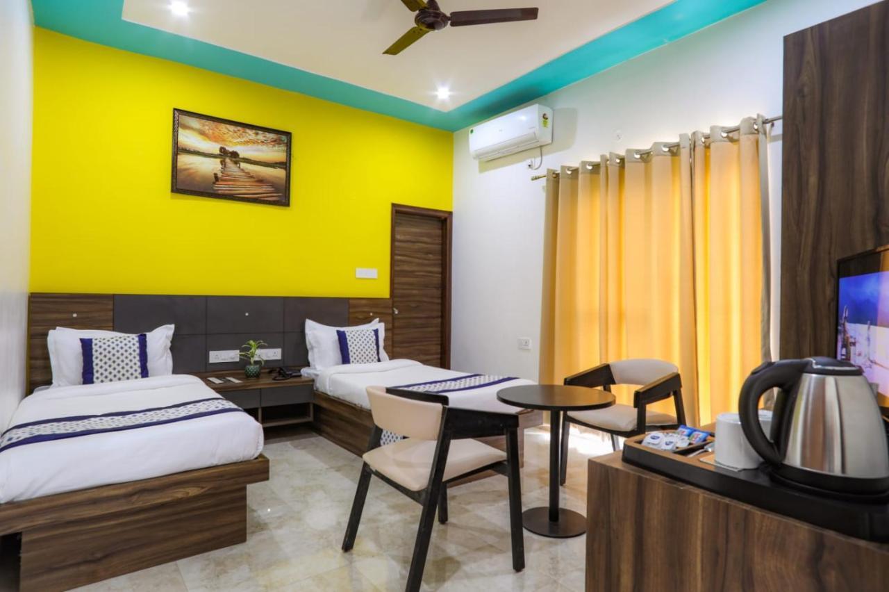 Kds Residency Hotel Greater Noida Exterior photo
